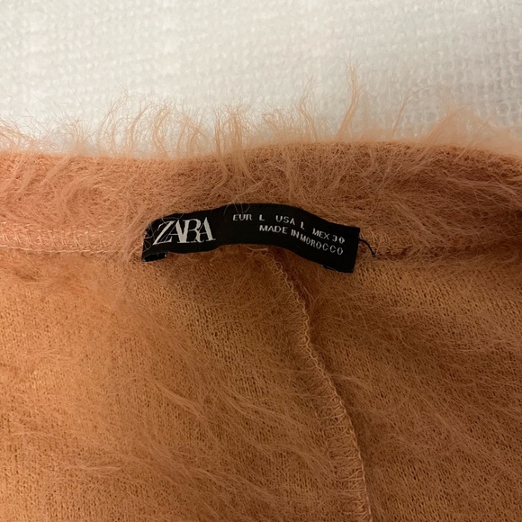 Fuzzy cropped Zara top in blush pink - Picture 2 of 2